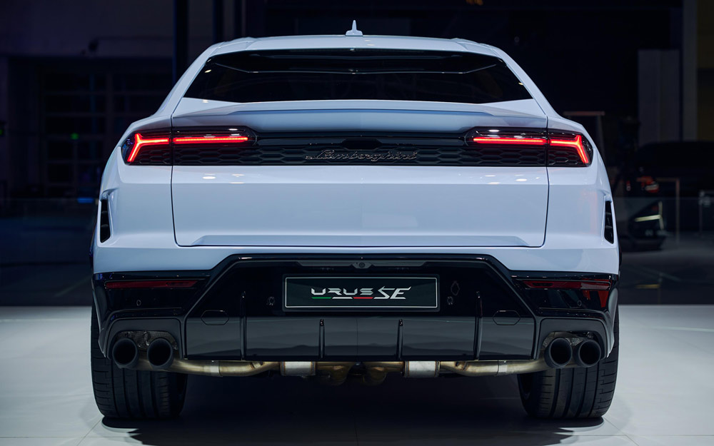 Posteriore di Lamborghini Urus SE 2024 Bianca